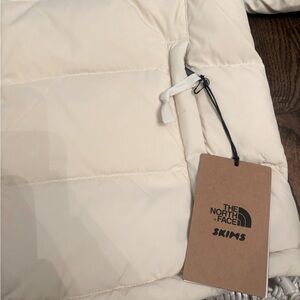 NORTH FACE X SKIMS 2000 RETRO NUPTSE JACKET in BONE